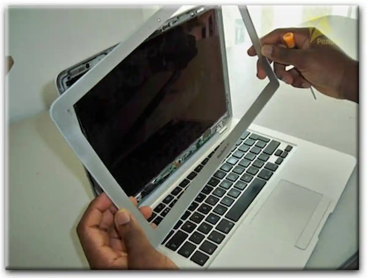 Замена экрана Apple MacBook в Протвино